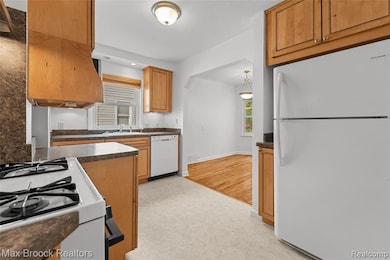 816 E 3rd St, Royal Oak, MI 48067 - photo 5