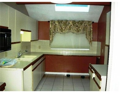 5 Woodcrest Ct, Cranston, RI 02921 - photo 7