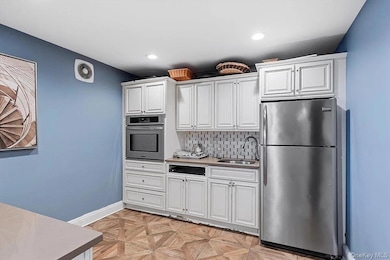 Waters Edge unit 7Y, Long Beach, NY 11561 - photo 6