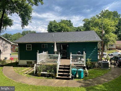 7005 Valley Park Rd, Capitol Heights, MD 20743 - photo 4