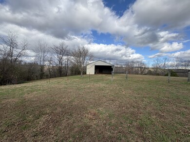 150 Limo View Ln, Hohenwald, TN 38462 - photo 3