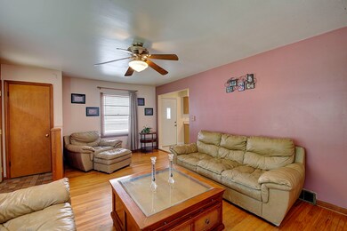 839 Spruce St, Aurora, IL 60506 - photo 3
