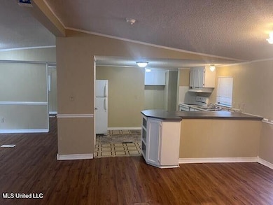 Dining/Kitchen
