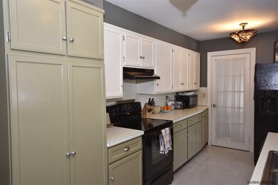 9 David Dr, Schenectady, NY 12302 - photo 5