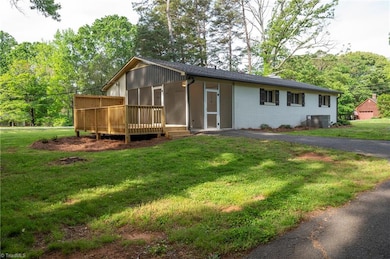 Deck / Screened Porch Entrance