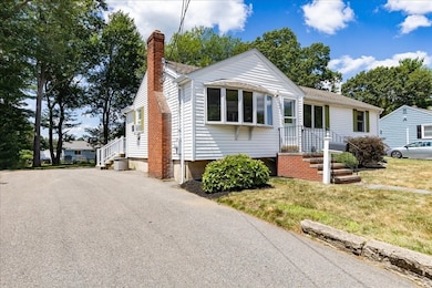 35 Rindone St, Holbrook, MA 02343 - photo 2