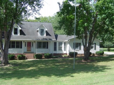 201 Northwood Ave, Shelbyville, TN 37160 - photo 2