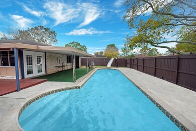 16907 Hibiscus Ln, Friendswood, TX 77546 - photo 2