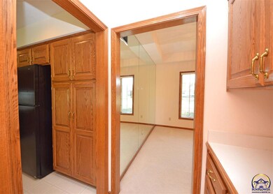 7834 SW 28th St, Topeka, KS 66614 - photo 4