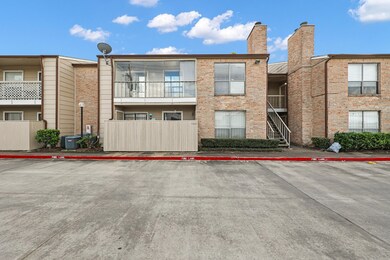 2100 Wilcrest Dr unit 203, Houston, TX 77042 - photo 3