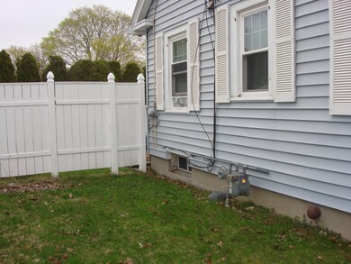 31 Rhode Island Ave, Pittsfield, MA 01201 - photo 2