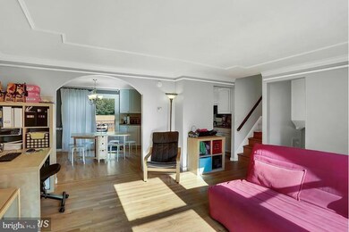 5912 Peregrine Dr, Burke, VA 22015 - photo 2