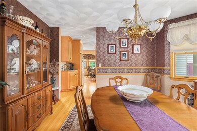 72 Castleton Dr, Cranston, RI 02921 - photo 4