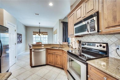 PLUS TUMBLED MARBLE BACKSPLASH