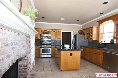 Lots of work space in this kitchen