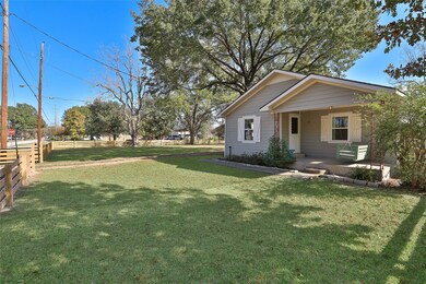 703 Mason St, Tomball, TX 77375 - photo 2