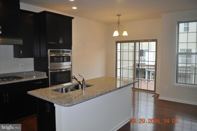 22623 Naugatuck Square, Ashburn, VA 20148 - photo 4