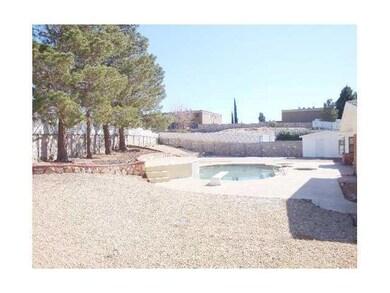 10964 Sombra Verde Dr, El Paso, TX 79935 - photo 3