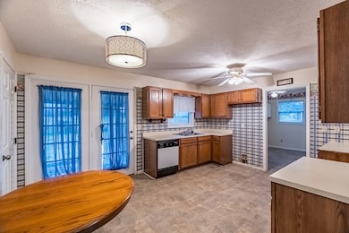 103 A W Mcreynolds, Elkton, KY 42220 - photo 4