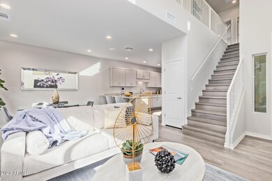 GREATROOM TO KITCHEN