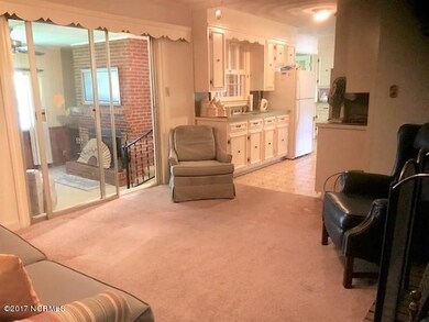 203 N SECOND ST MACCLESFIELD den