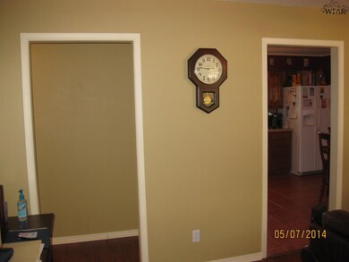 1405 Hunt St, Wichita Falls, TX 76302 - photo 2