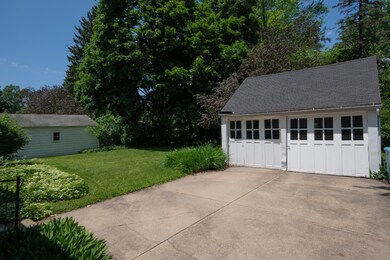 1327_Lakeway_05