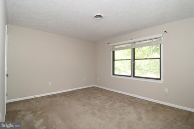 230 APT B Wakefield Rd, Hagerstown, MD 21740 - photo 5