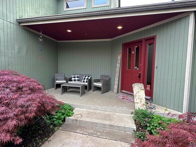 3819 SW Cambridge Ct, Topeka, KS 66610 - photo 2