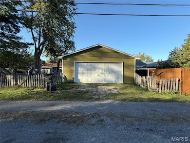 2129 Logan St, Murphysboro, IL 62966 - photo 5