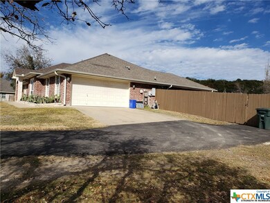 3221 Emily Cir, Copperas Cove, TX 76522 - photo 3