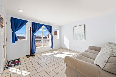 Coastal Living Room with Artistic Touch