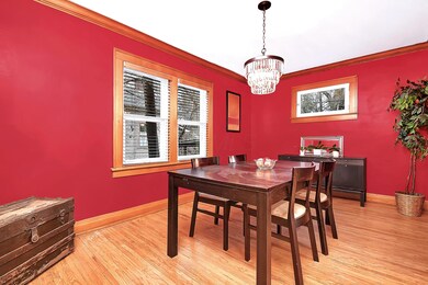 Extra large dining room