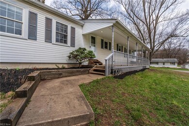 6882 Manchester Rd, New Franklin, OH 44216 - photo 3