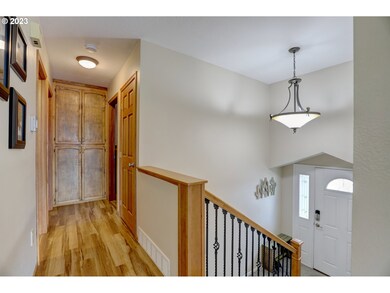 560 Summit Ridge Dr E, the Dalles, OR 97058 - photo 4