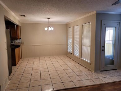 Kitchen dining