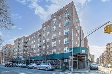 4240 Bowne St unit 2J, Flushing, NY 11355 - photo 3