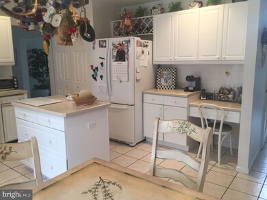 622 Nicole Dr, Southampton, PA 18966 - photo 3