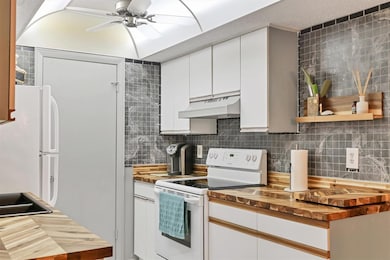 6116 43rd St W unit 405D, Bradenton, FL 34210 - photo 3