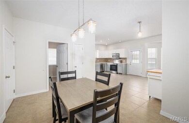 114 Birchtree Cir, Devils Elbow, MO 65457 - photo 7