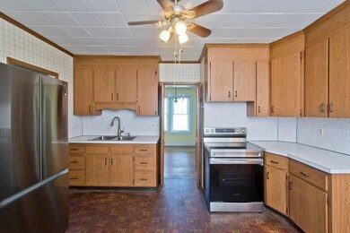 25 Highland Ave, Chicopee, MA 01013 - photo 6