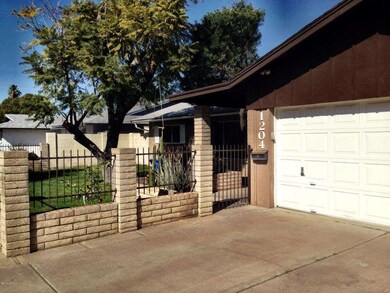 Front yard Gate Entrance