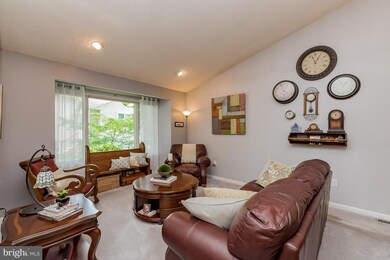 6918 Parchment Rise, Columbia, MD 21044 - photo 3