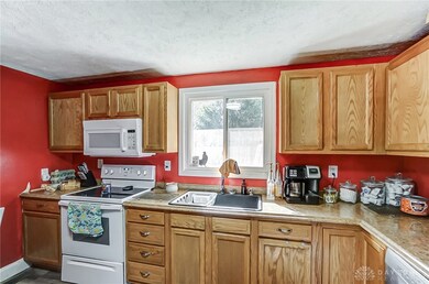 5473 Maple Grove Ave, Blanchester, OH 45107 - photo 4