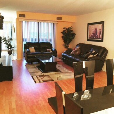 600 Naples Ct unit 609, Glenview, IL 60025 - photo 4