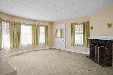 11 Keene St, Stoneham, MA 02180 - photo 2