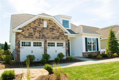 4587 Founders Dr unit 21, Center Valley, PA 18034 - photo 2