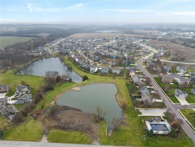 21086 S Skyview Ln, Spring Hill, KS 66083 - photo 7