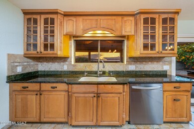 10037 E Warm Sunny Place, Tucson, AZ 85747 - photo 7