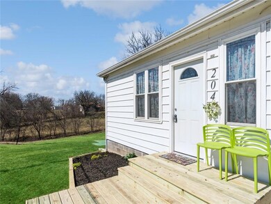 204 N 13th Ave W, Newton, IA 50208 - photo 4